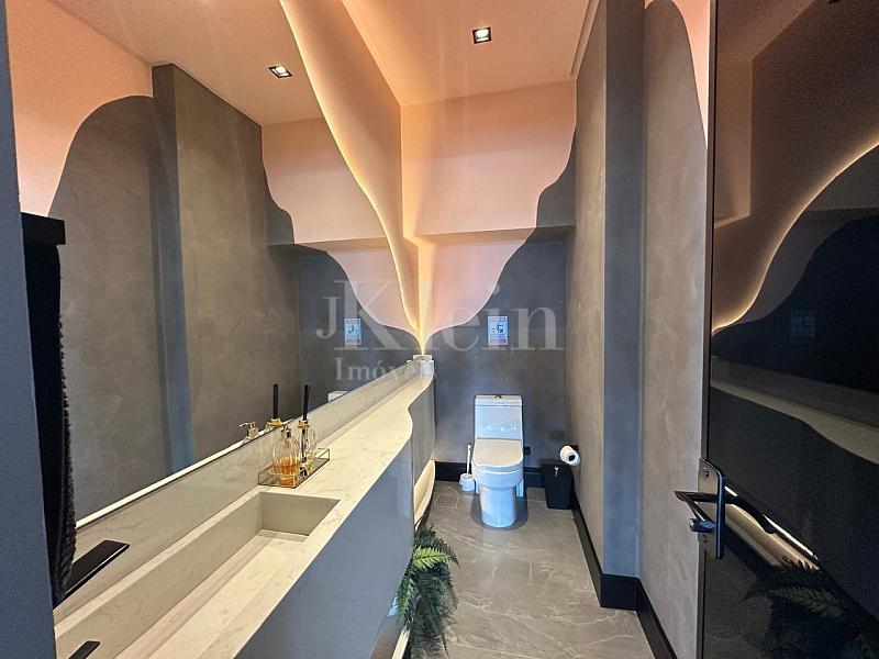 Lavabo do lazer do Libreville Concept em Porto Belo