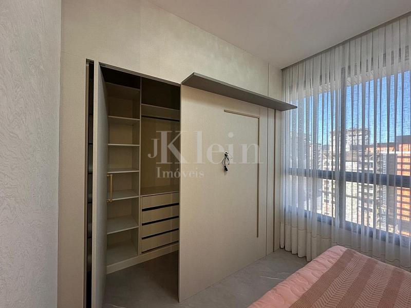 Closet da su�te do apartamento do Libreville Concept em Porto Belo