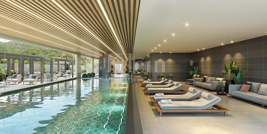 Piscina coberta do Nautilus Beach Home no Ilhota em Itapema