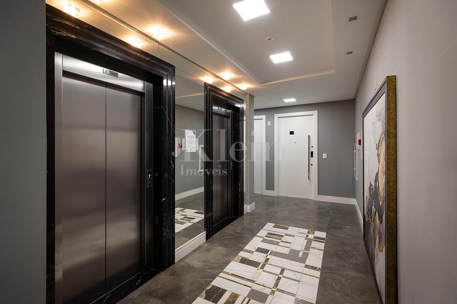 Hall elevadores do Edif�cio Sublime Residence em Meia Praia | Itapema
