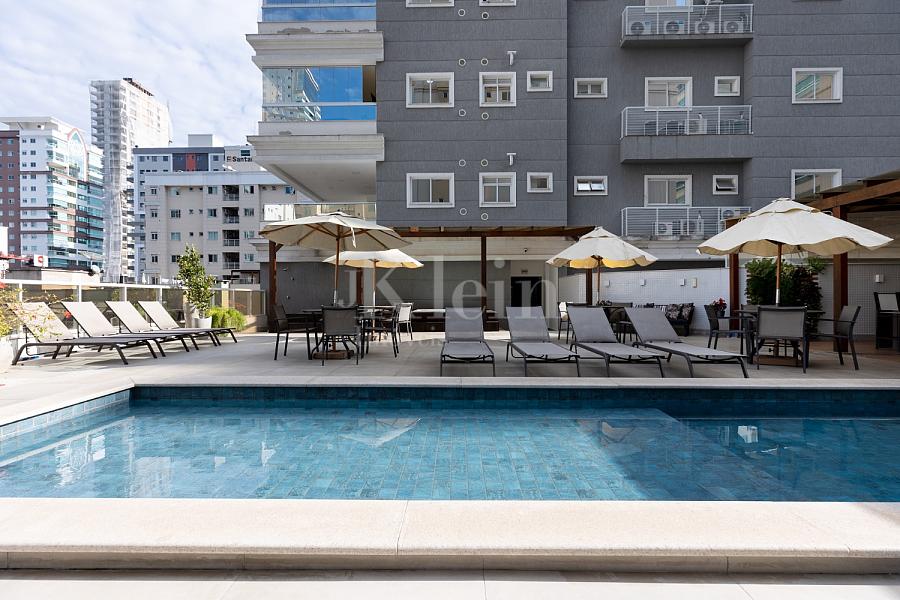 Piscina do Edif�cio Sublime Residence em Meia Praia | Itapema