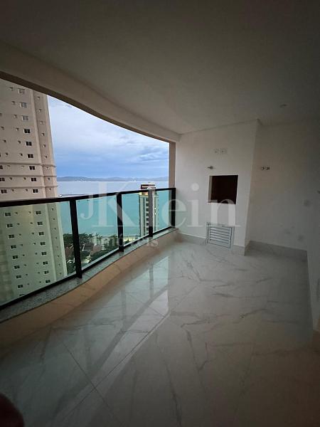 Sacada do apartamento no Ristretto Centro de Itapema