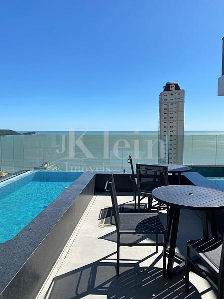 Piscina no Rooftop do Villa Orrizon em Itapema | Morretes