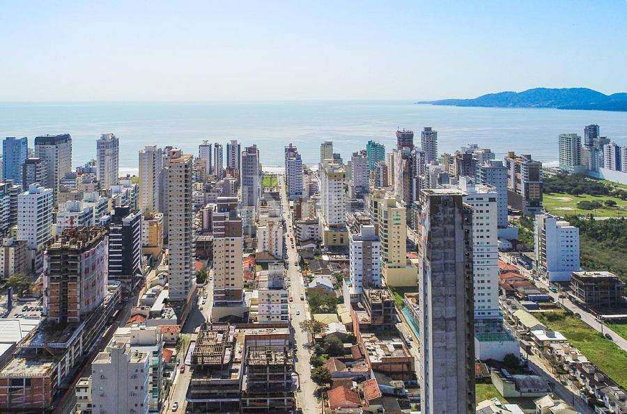 Fachada a�rea do Serenity em Meia Praia | Itapema