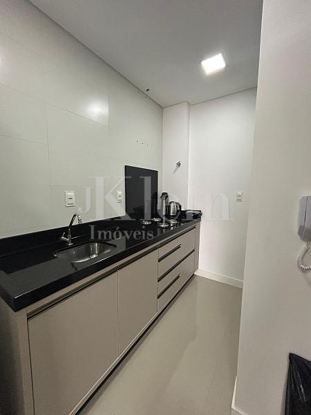 Cozinha mobiliada do apartamento � venda no Dom Bastos Residence no Morretes em Itapema