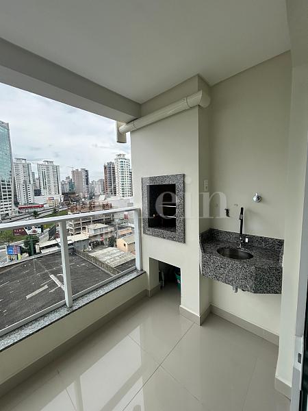 Sacada com churrasqueira do apartamento � venda no Dom Bastos Residence no Morretes em Itapema