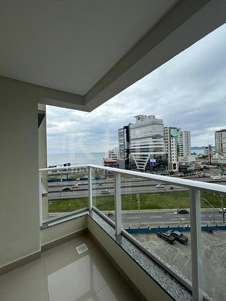 Vista mar da sacada do apartamento do Dom Bastos Residence no Morretes em Itapema