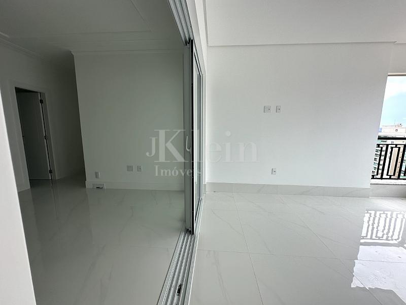 Sala da TV do apartamento no San Lorenzo no Centro em Itapema