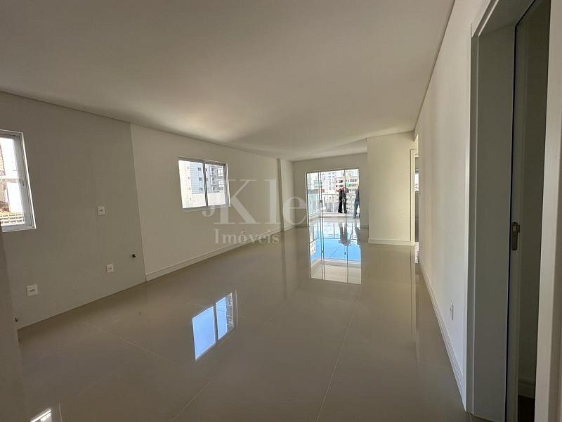 Living do apartamento do Hamburgo Residence em Itapema