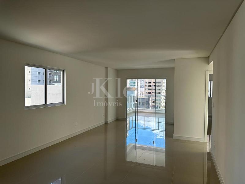 Living do apartamento do Hamburgo Residence em Itapema