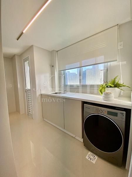 Lavanderia do apartamento mobiliado � venda no Lumi�re Residence em Itapema