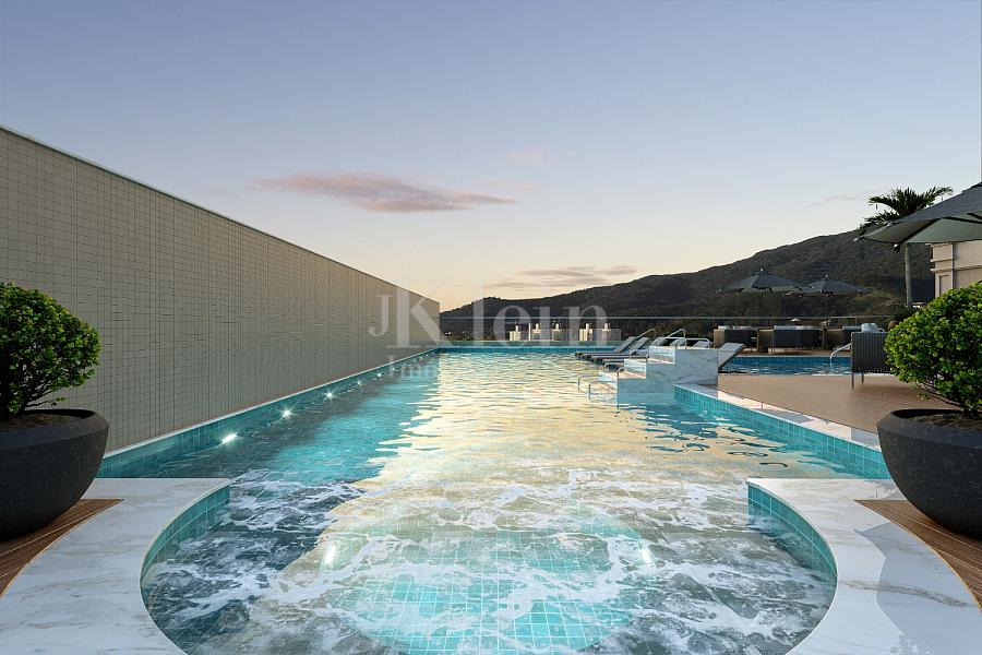 Piscina do Edif�cio Meridian Tower em Itapema | Centro