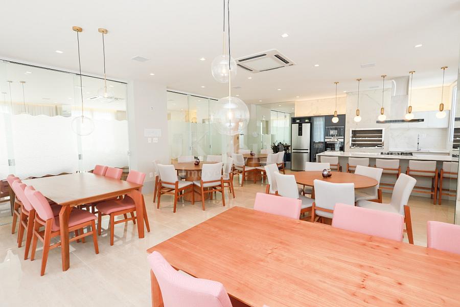 Sal�o de festas no Le Blanc Brava Residence na Praia Brava em Itaja�