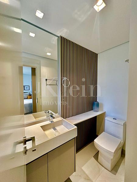 Lavabo do apartamento do Le Blanc Brava Residence na Praia Brava em Itaja�