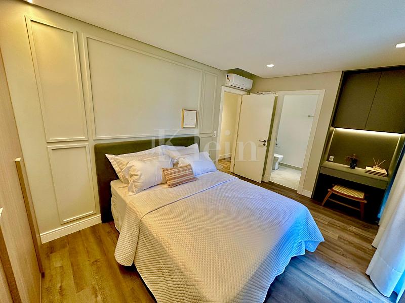 Su�te do apartamento do Le Blanc Brava Residence na Praia Brava em Itaja�