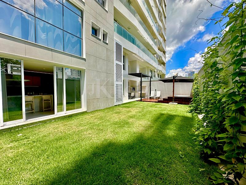 Jardim do apartamento garden � venda no Le Blanc Brava Residence na Praia Brava em Itaja�