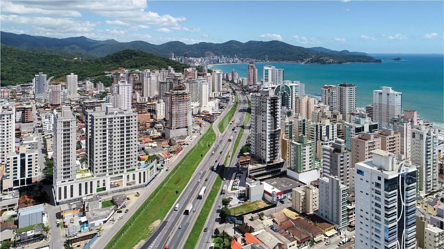 Fachada a�rea do San Felice Home Clubem Itapema