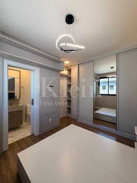 Su�te do apartamento no Edif�cio Portland Park Residenceem Porto Belo