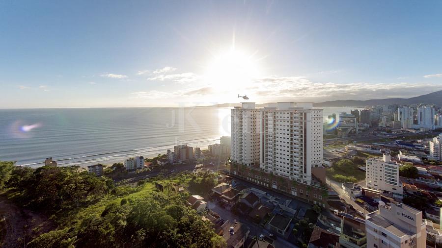 Fachada com vista para o mar do Blue View Residence no Morretes em Itapema