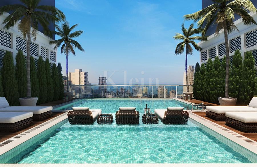 Piscina com vista para o mar do Ilha Li Galli Residence no Morretes em Itapema