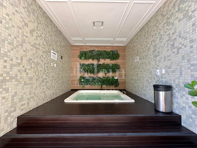 Jacuzzi no Le Tre Torri Residenziale em Itapema