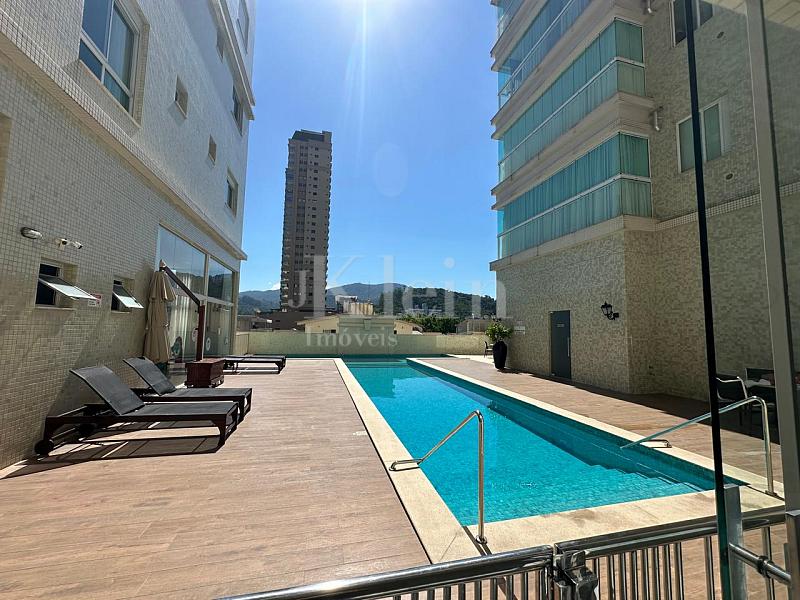 Piscina no Le Tre Torri Residenziale em Itapema