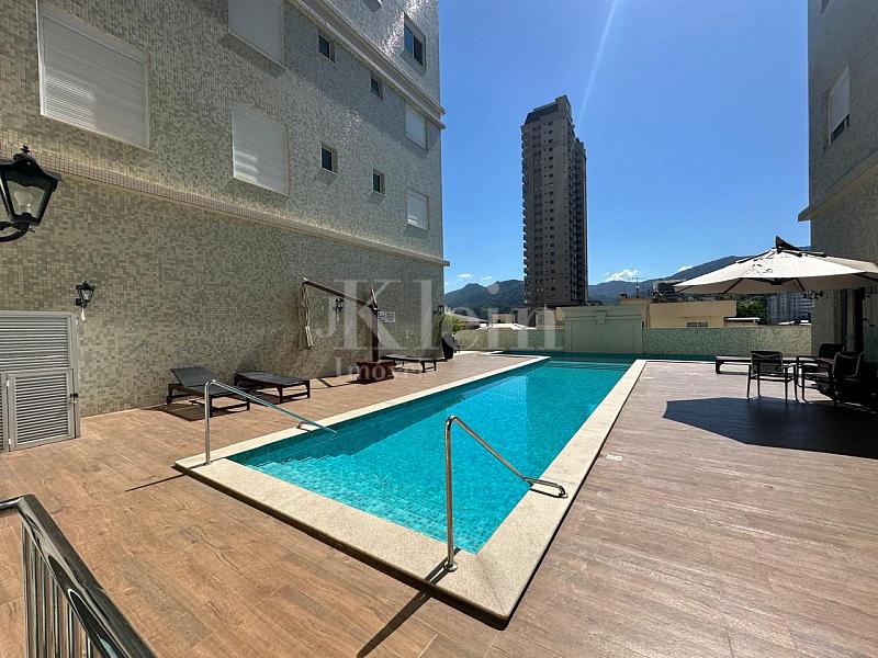 Piscina no Le Tre Torri Residenziale em Itapema