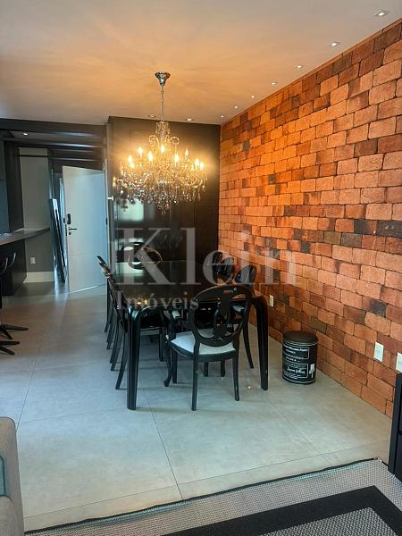 Sala de jantar do apartamento do Tahiti Residencial em Itapema