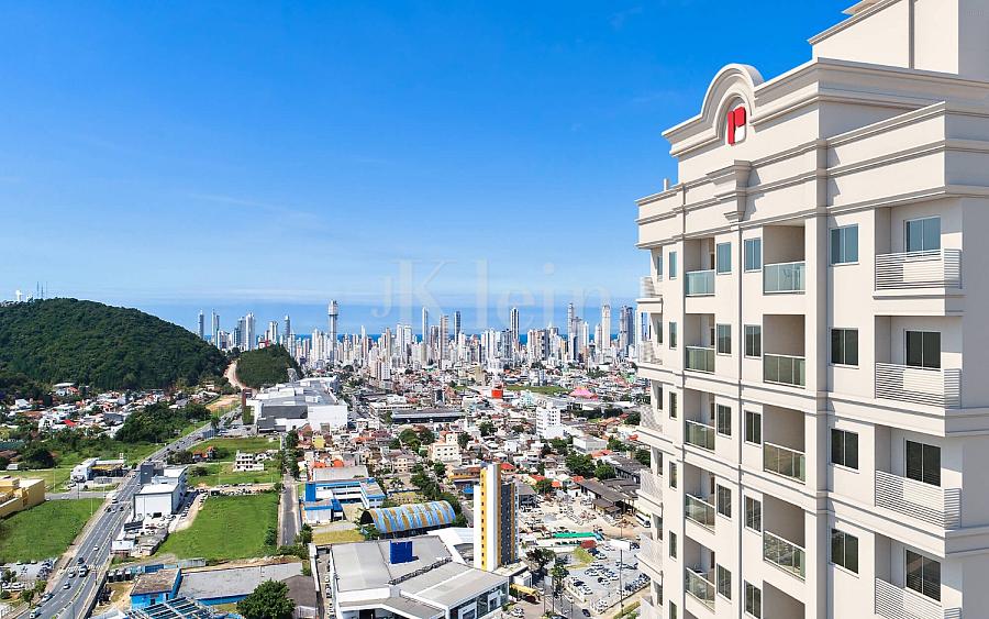 Fachada do Classic Home Club em Cambori�