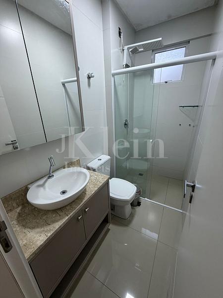 Banheiro do apartamento no edif�cio Jo�o Reis em Itapema