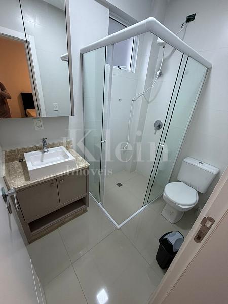 Banheiro do apartamento no edif�cio Jo�o Reis em Itapema