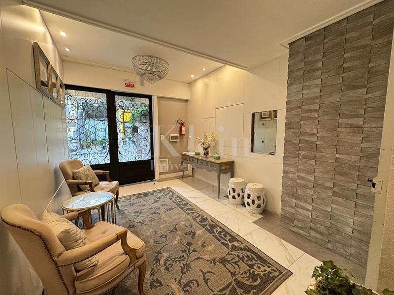 Hall de entrada no edif�cio Jo�o Reis em Itapema