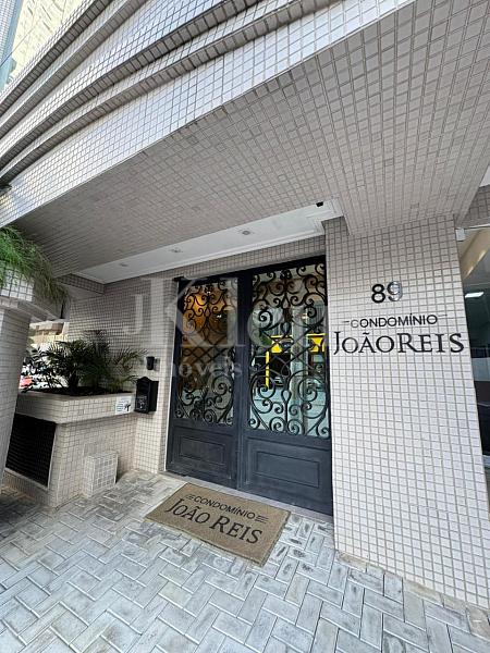 Hall de entrada no edif�cio Jo�o Reis em Itapema