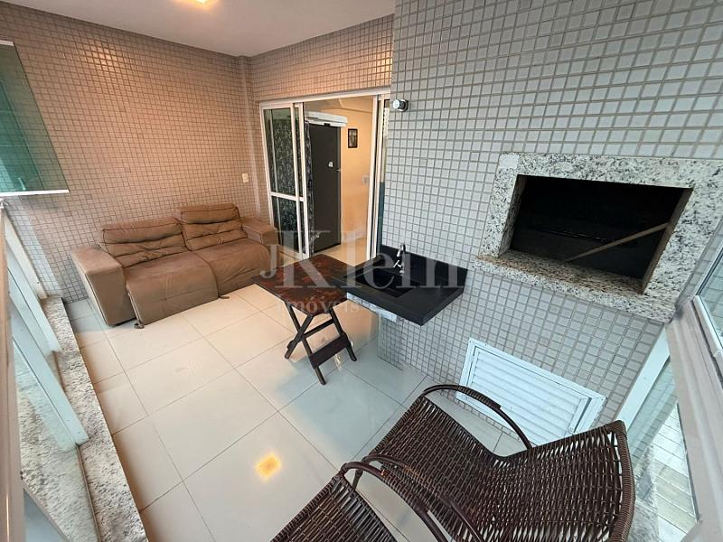 Sacada do apartamento no edif�cio Jo�o Reis em Itapema