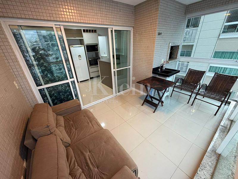 Sacada do apartamento no edif�cio Jo�o Reis em Itapema