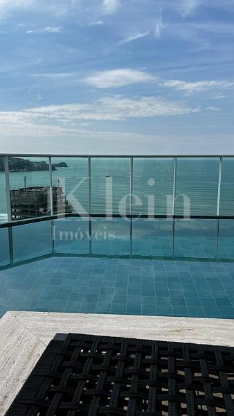 Rooftop piscina do Sky Bridge Residence em Itapema