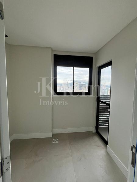 �rea de servi�o do apartamento do Times Square na Meia Praia em Itapema