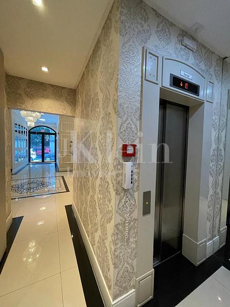 Elevador do Prov�ncia Di Vicenza na Meia Praia em Itapema