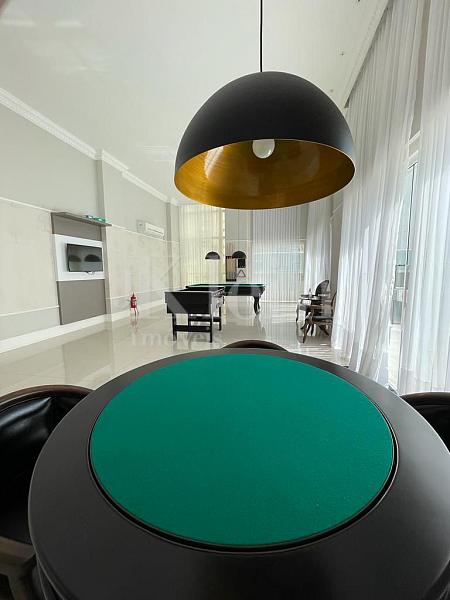 Sala de jogos do Prov�ncia Di Vicenza na Meia Praia em Itapema