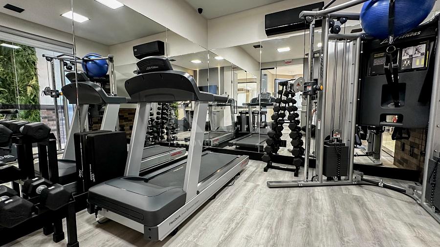 Academia do Long Beach Residence na Meia Praia em Itapema