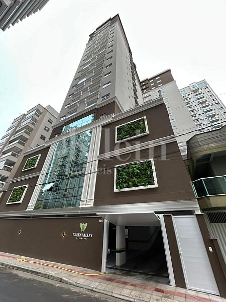 Fachada do Green Valley Residence no Morretes em Itapema