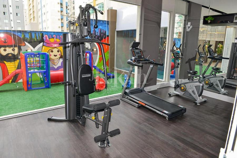 Apartamento mobiliado com 3 suítes duas vagas Itapema | Meia Praia — foto 11