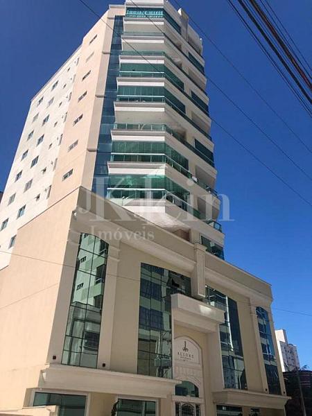 Apartamento mobiliado com 3 suítes duas vagas Itapema | Meia Praia — foto 9