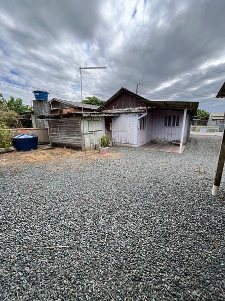 Terreno Com Casa De Madeira 2