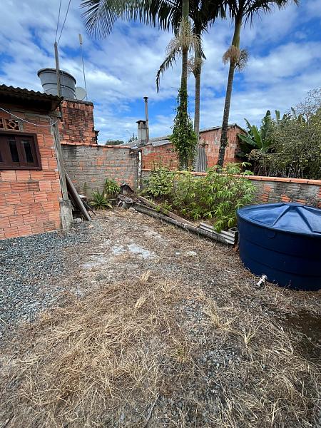 Terreno Com Casa De Madeira 17