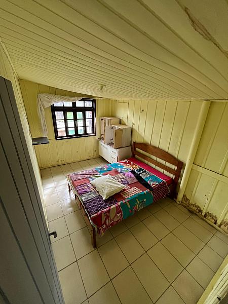 Terreno Com Casa De Madeira 7