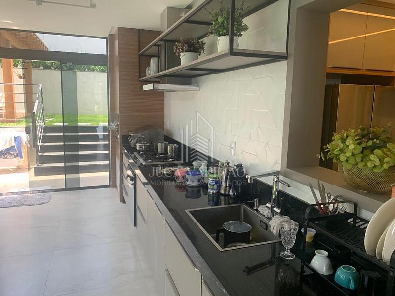 CASA DE 4 QUARTOS À VENDA_CONDOMÍNIO FECHADO — foto 8