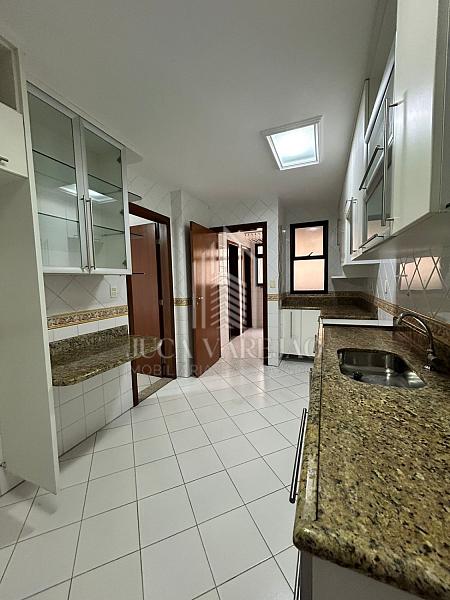 Apartamento de 3 Quartos Praia da Costa | Alto Padrão e Lazer Completo. — foto 17