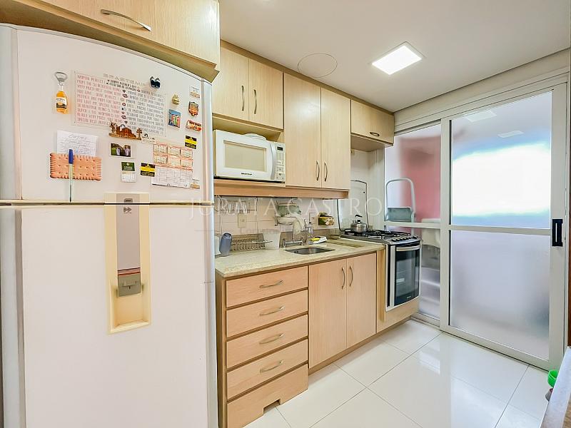Apto 3 D, 1 Su�te, elevador e 2 vagas cobertas 4