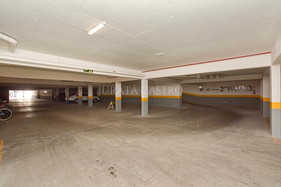 Apto 3 D, 1 Su�te, Elevador e vaga de garagem. 30